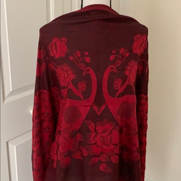 Red and Black Reversible Peacock Pashmina - Picture 4 of 7
